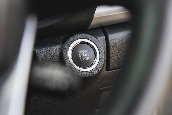 2024 Toyota Hilux SR5 48V GUN126R 4X4