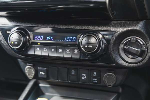 2024 Toyota Hilux SR5 48V GUN126R 4X4