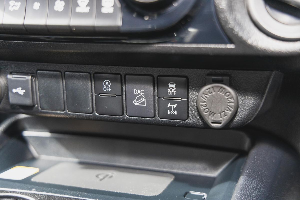 2024 Toyota Hilux SR5 48V GUN126R 4X4
