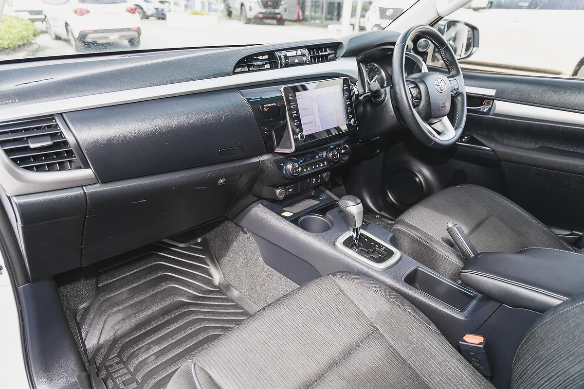 2024 Toyota Hilux SR5 48V GUN126R 4X4