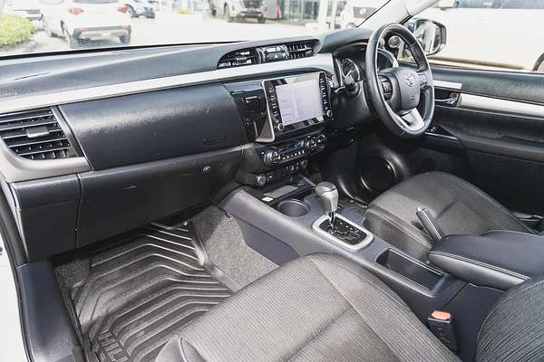 2024 Toyota Hilux SR5 48V GUN126R 4X4