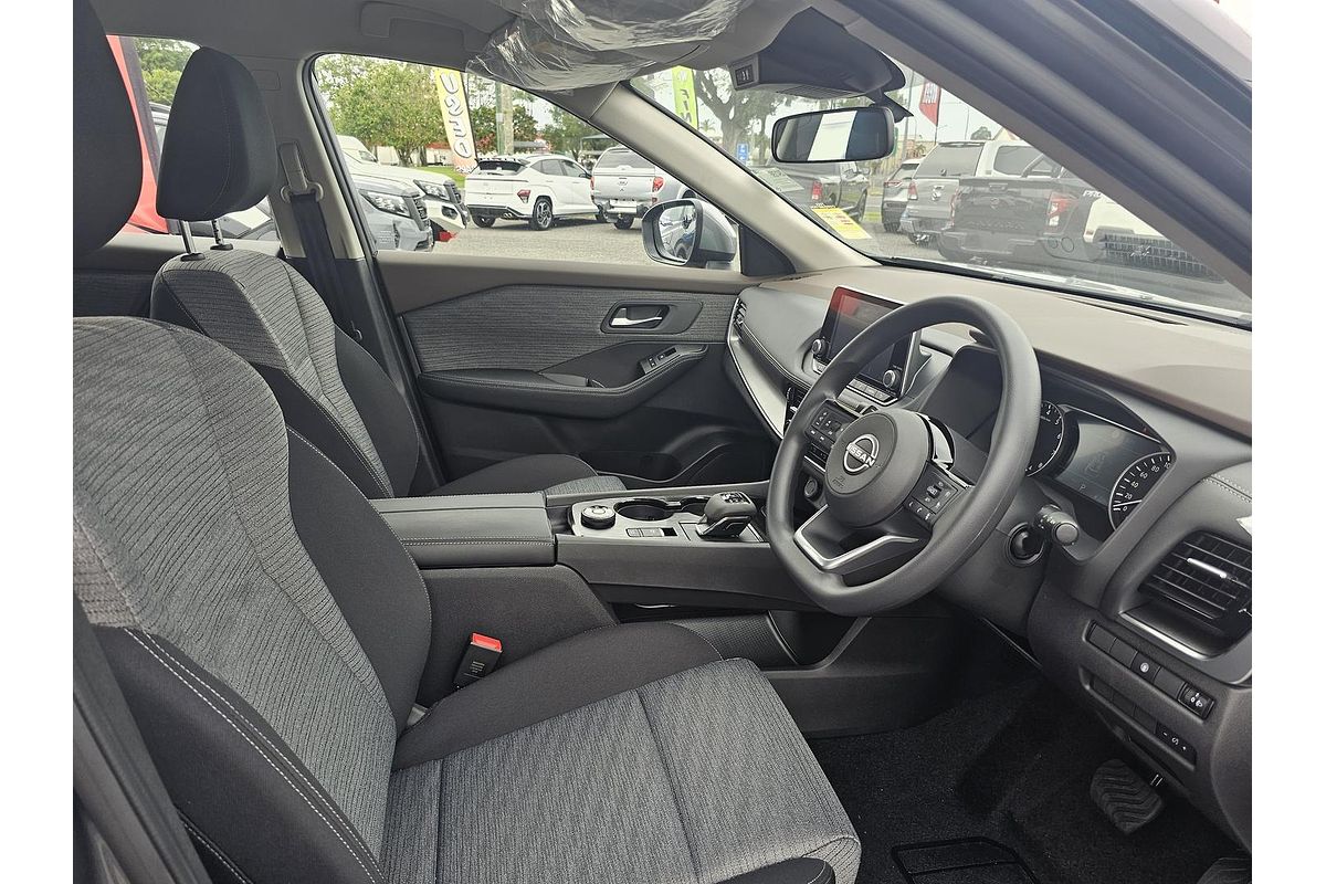 2024 Nissan X-TRAIL ST T33