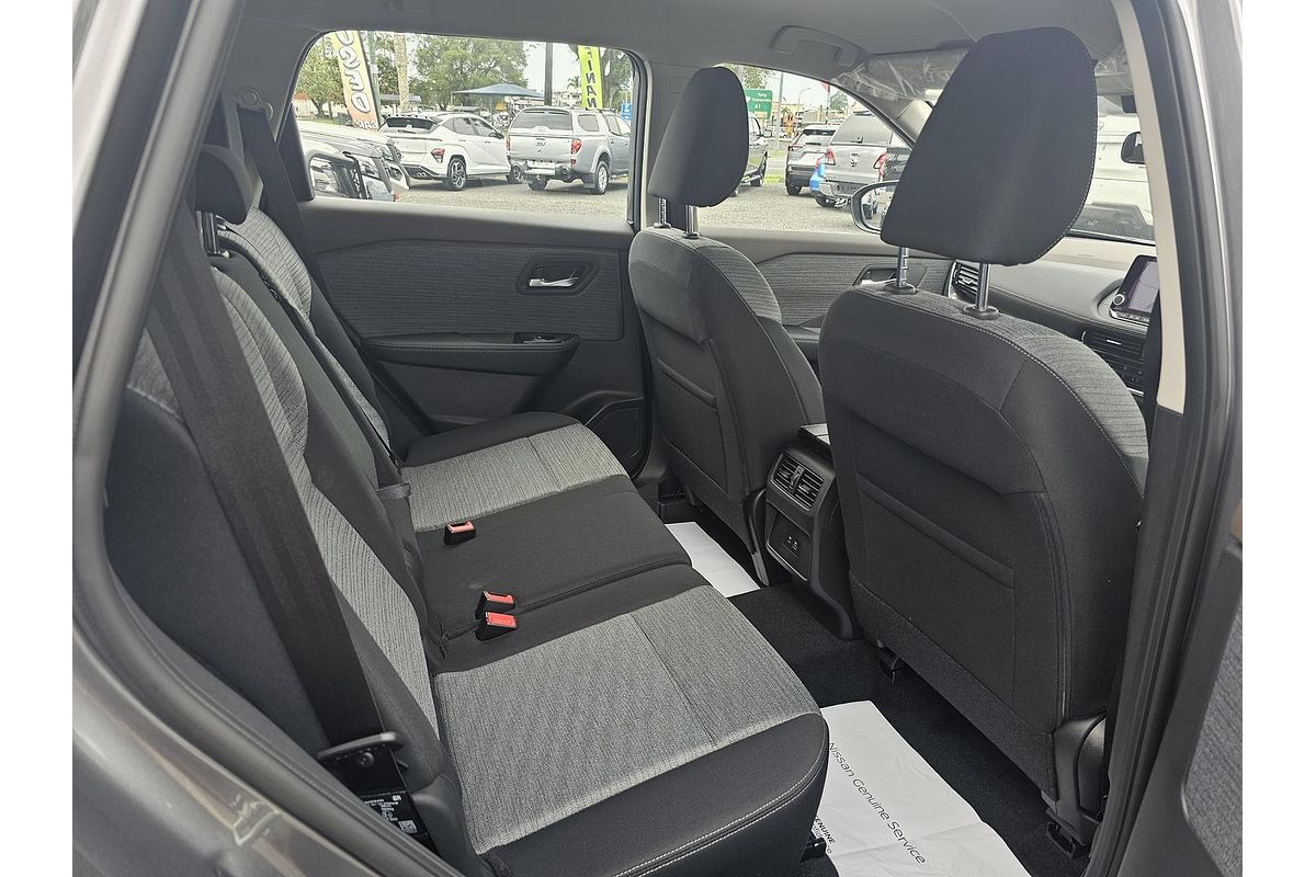 2024 Nissan X-TRAIL ST T33