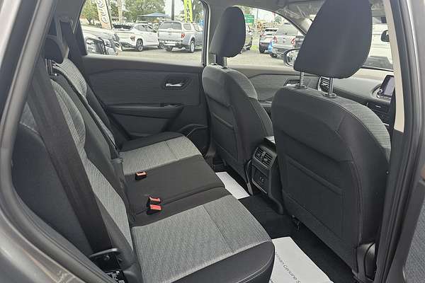 2024 Nissan X-TRAIL ST T33