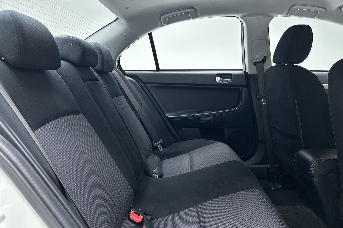 2015 Mitsubishi Lancer ES Sport CJ