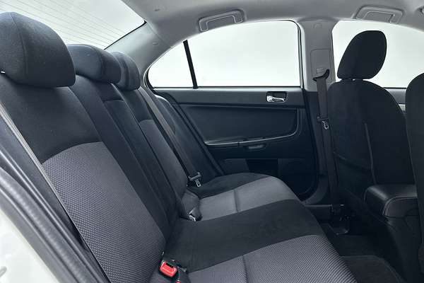 2015 Mitsubishi Lancer ES Sport CJ