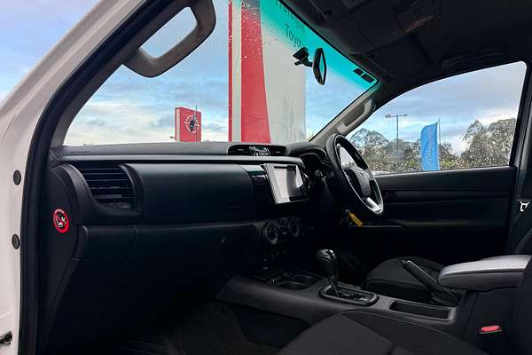 2016 Toyota Hilux SR GUN126R 4X4