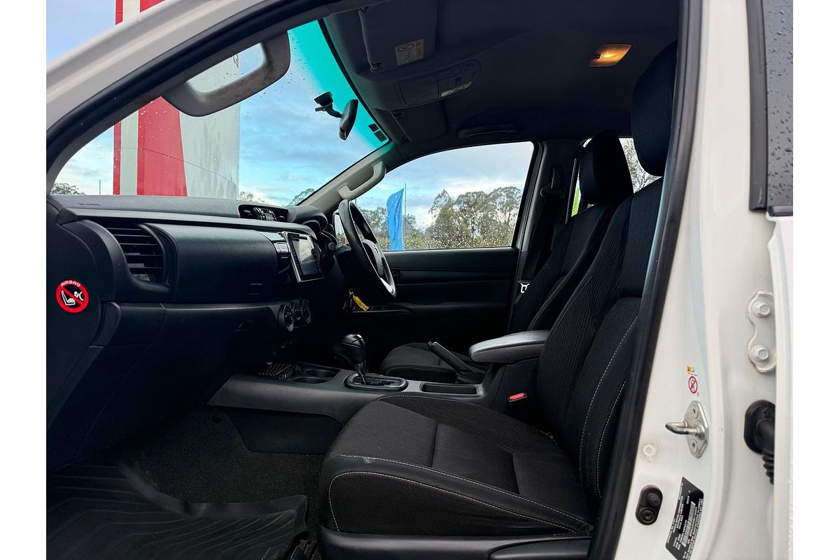 2016 Toyota Hilux SR GUN126R 4X4