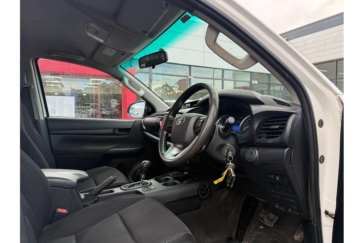 2016 Toyota Hilux SR GUN126R 4X4