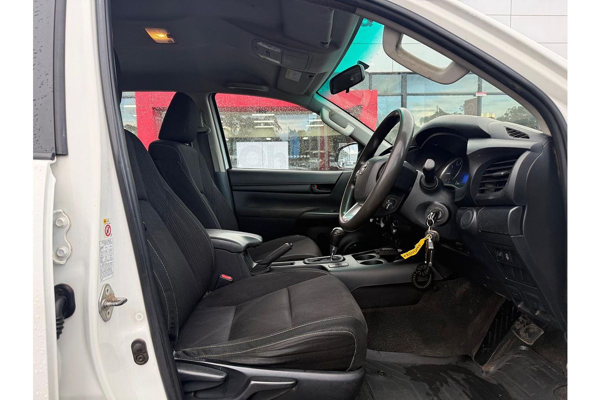 2016 Toyota Hilux SR GUN126R 4X4