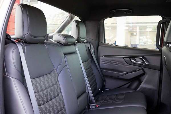 2024 Isuzu D-MAX BLADE 4X4