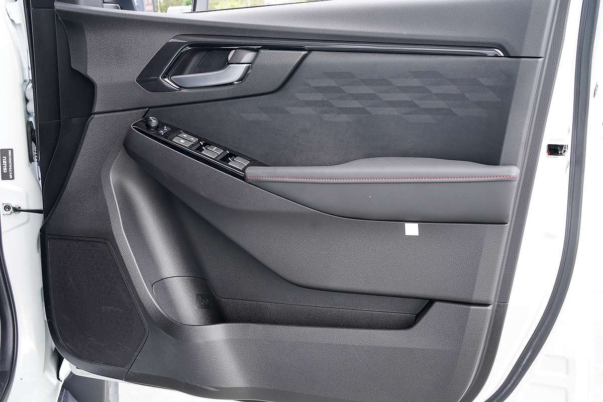 2025 Isuzu D-MAX X-TERRAIN 4X4
