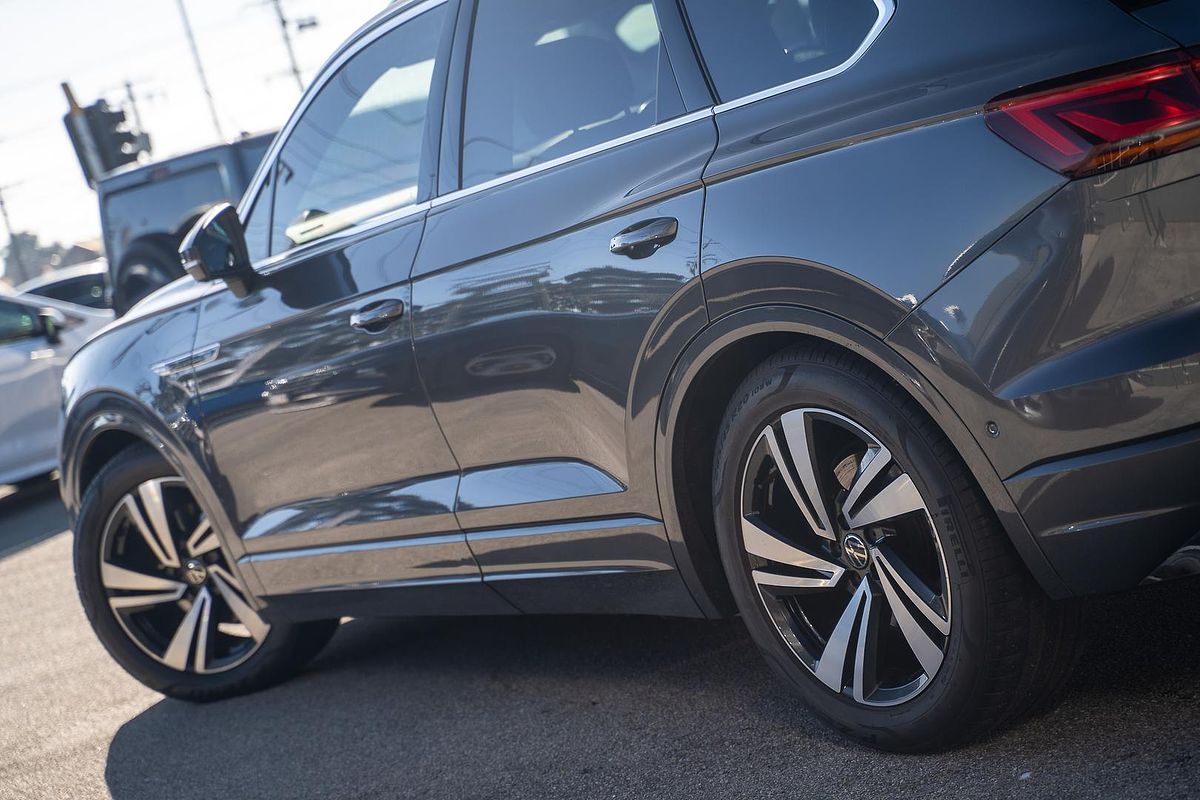 2022 Volkswagen Touareg 210TDI R-Line CR