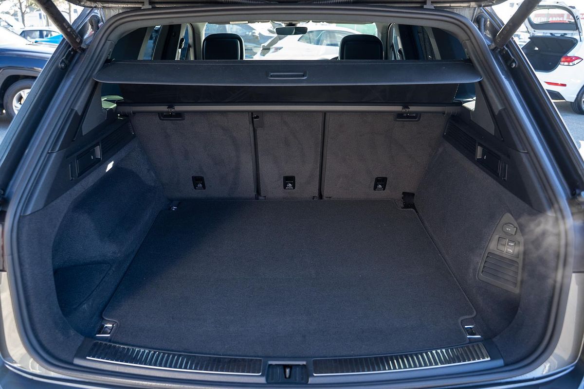 2022 Volkswagen Touareg 210TDI R-Line CR