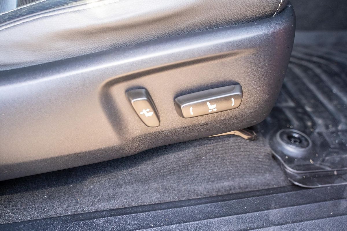 2019 Toyota Hilux Rugged X GUN126R 4X4