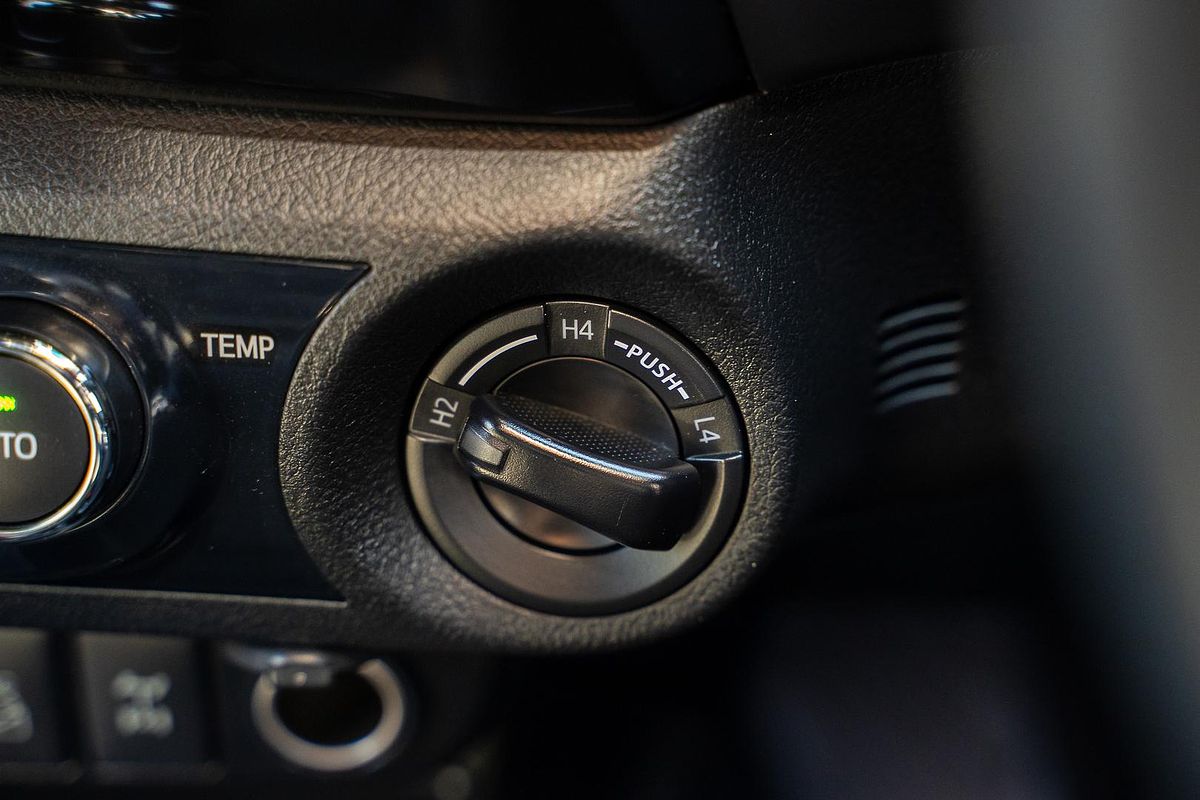 2019 Toyota Hilux Rugged X GUN126R 4X4