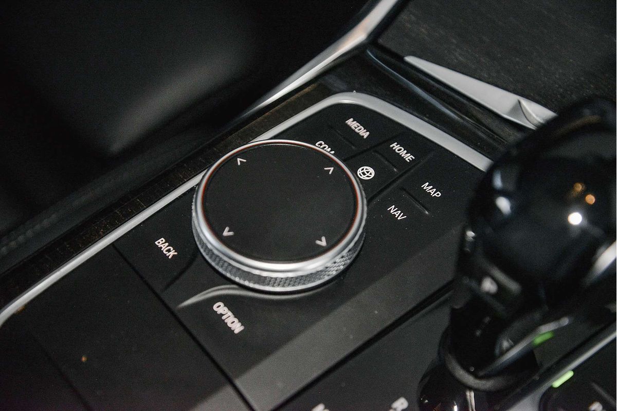 2019 BMW 3 Series 330i M Sport G20