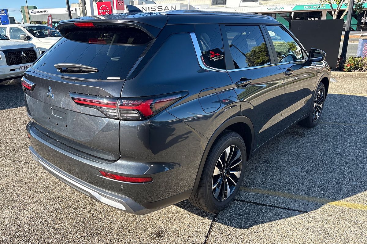 2025 Mitsubishi Outlander LS ZM