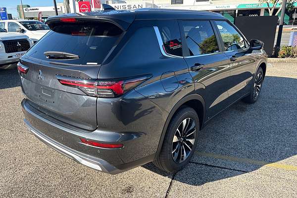 2025 Mitsubishi Outlander LS ZM