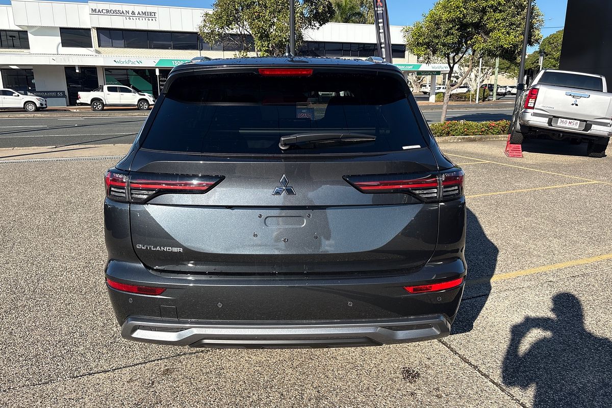 2025 Mitsubishi Outlander LS ZM