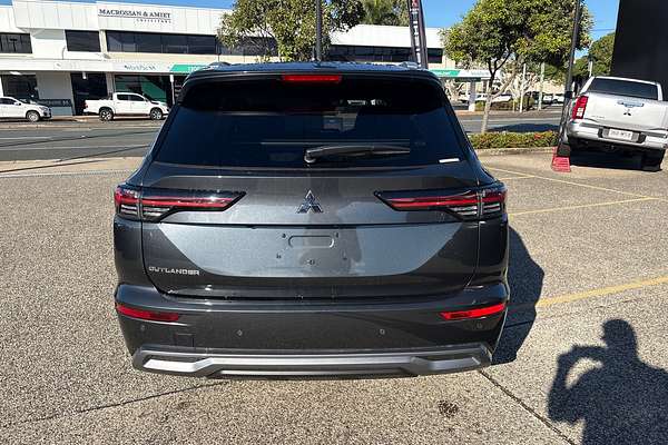 2025 Mitsubishi Outlander LS ZM