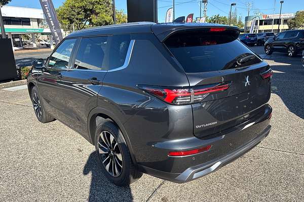 2025 Mitsubishi Outlander LS ZM
