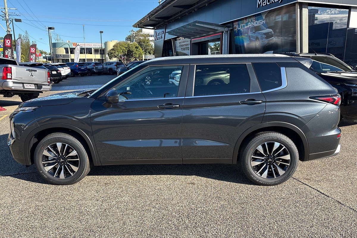 2025 Mitsubishi Outlander LS ZM
