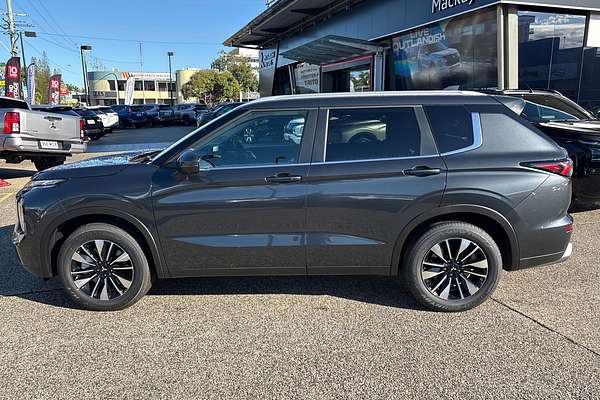 2025 Mitsubishi Outlander LS ZM
