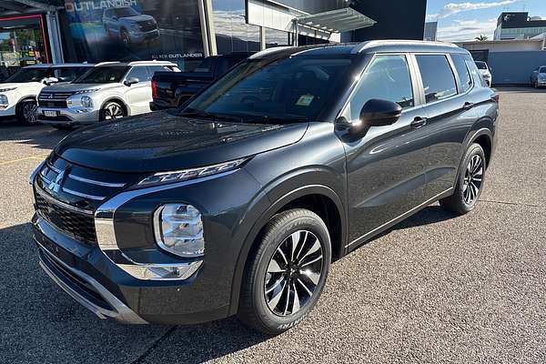 2025 Mitsubishi Outlander LS ZM