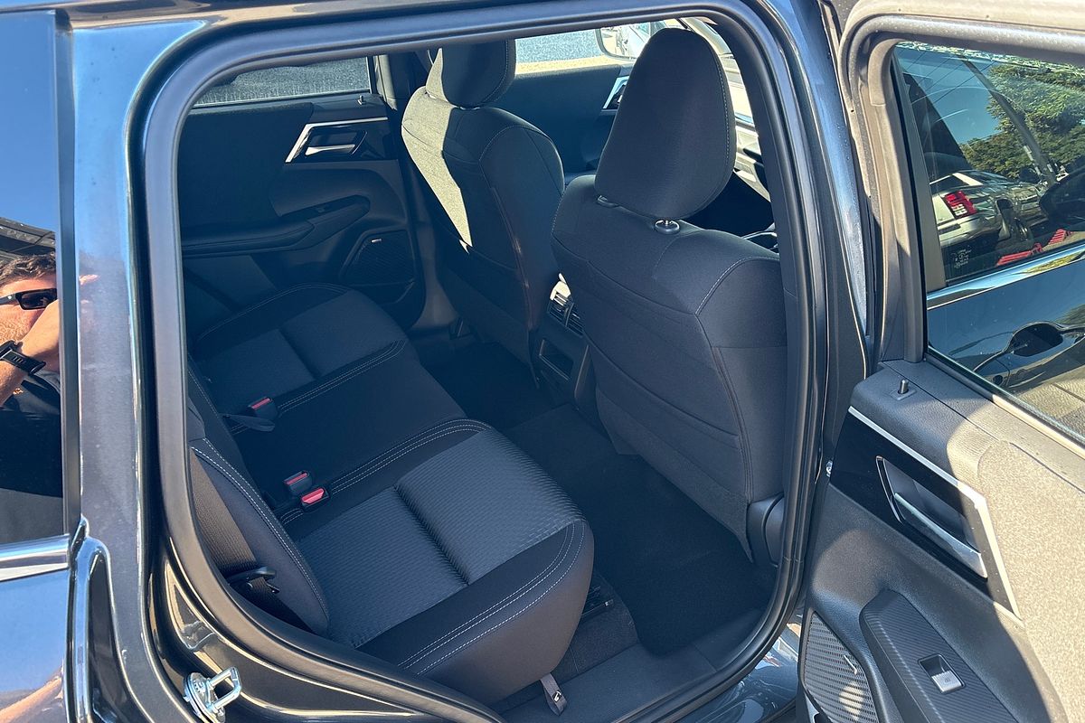 2025 Mitsubishi Outlander LS ZM
