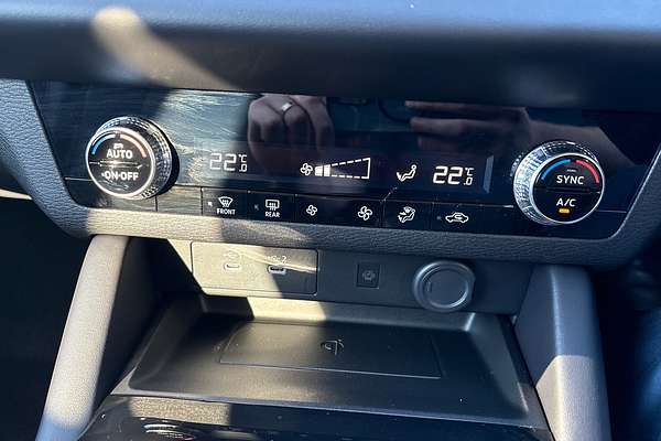 2025 Mitsubishi Outlander LS ZM