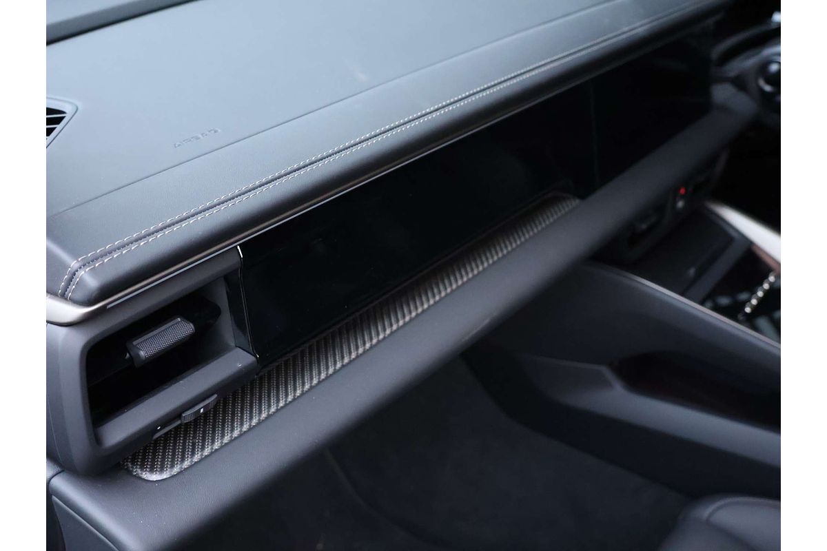 2024 Porsche Macan Turbo XAB