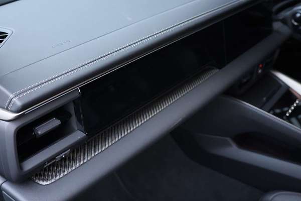 2024 Porsche Macan Turbo XAB