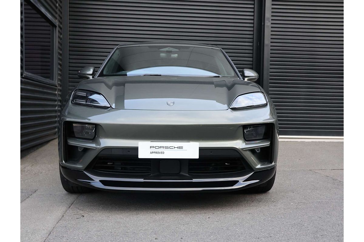2024 Porsche Macan Turbo XAB