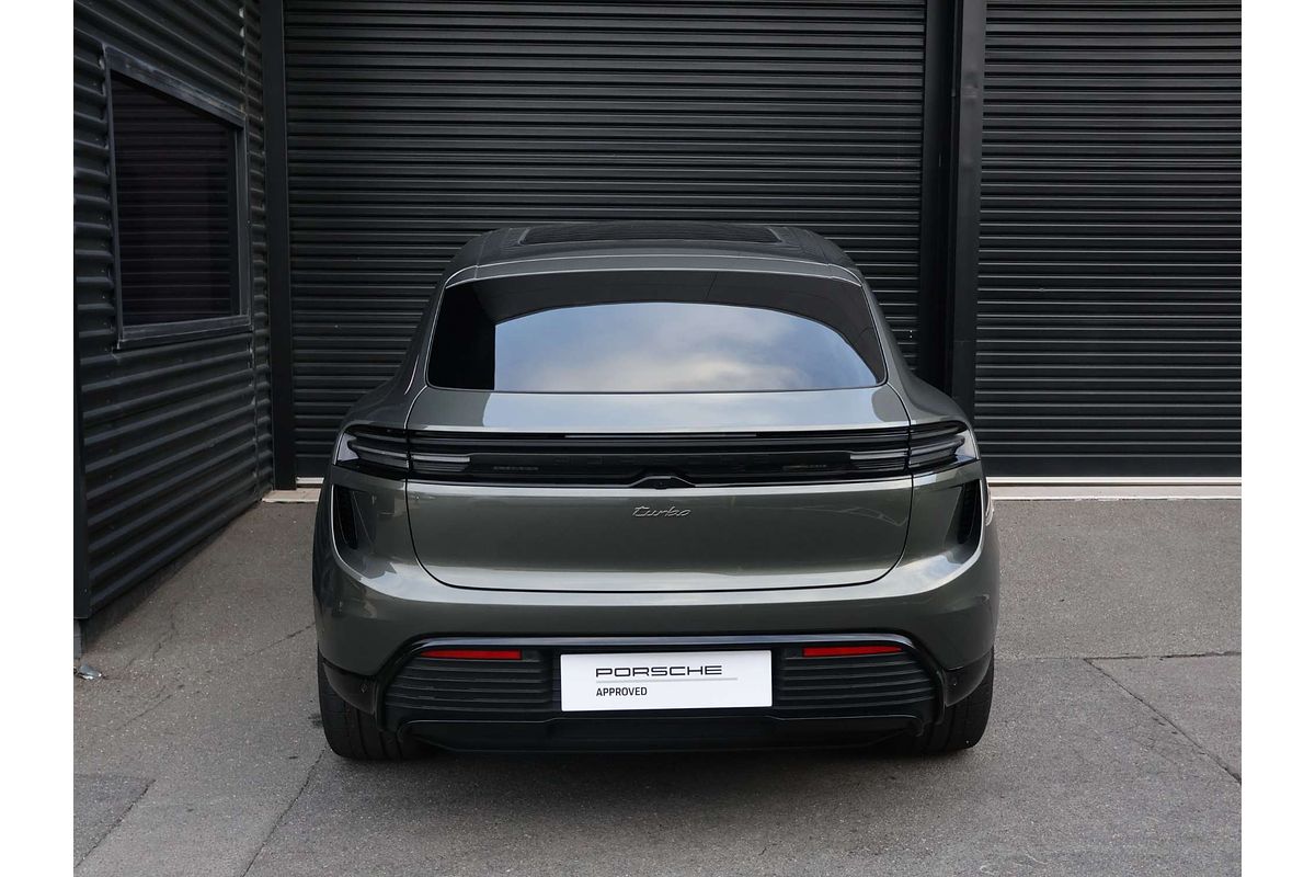 2024 Porsche Macan Turbo XAB