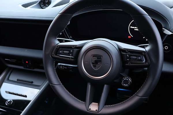 2024 Porsche Macan Turbo XAB