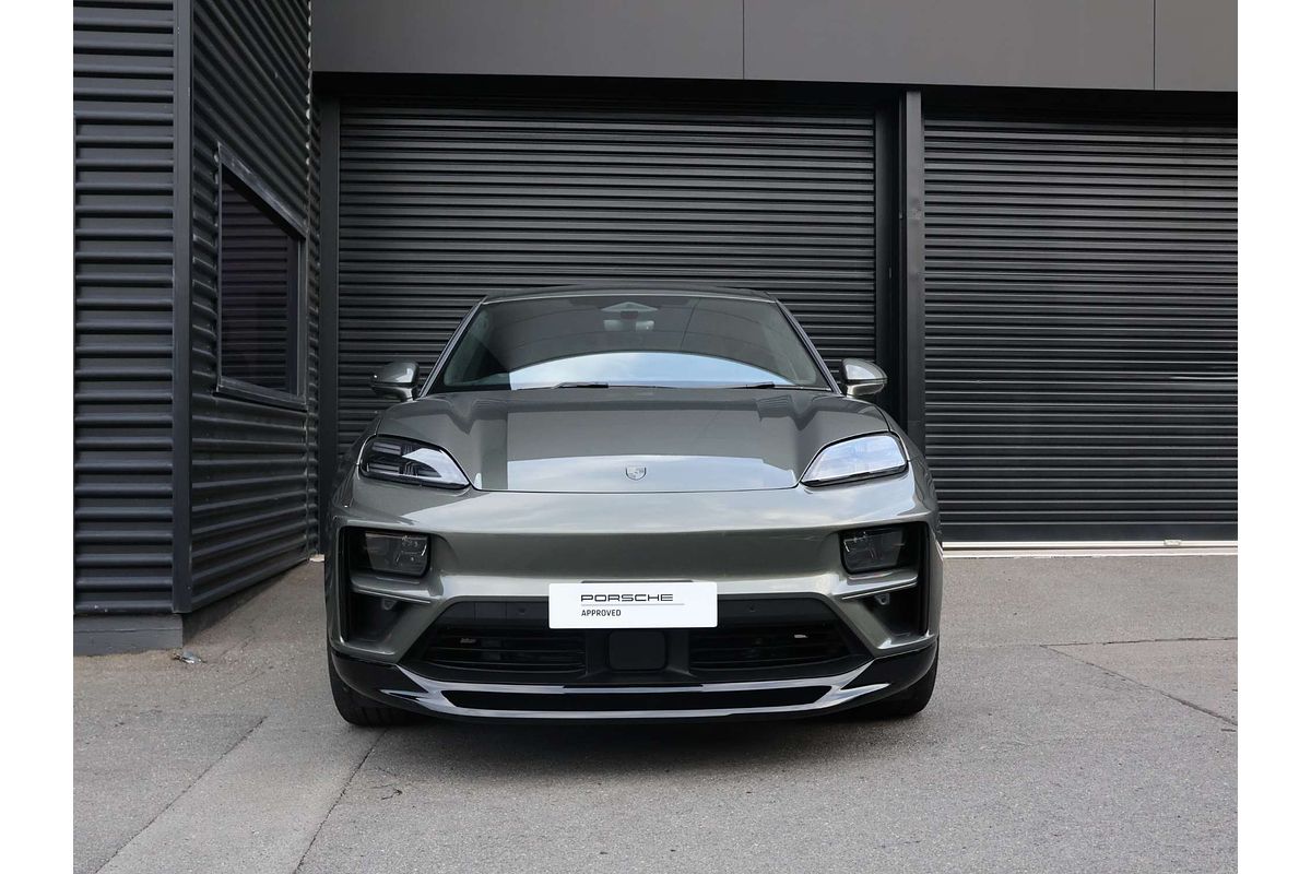 2024 Porsche Macan Turbo XAB
