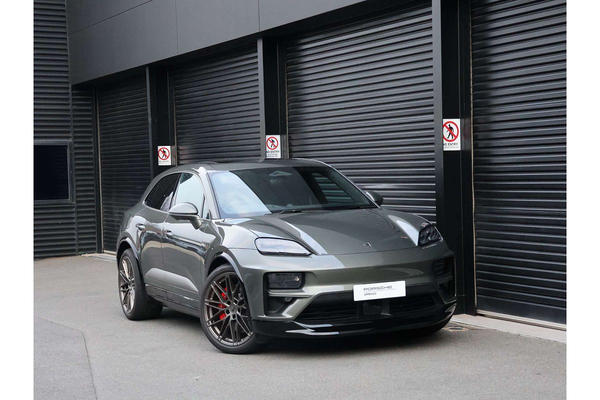 2024 Porsche Macan Turbo XAB