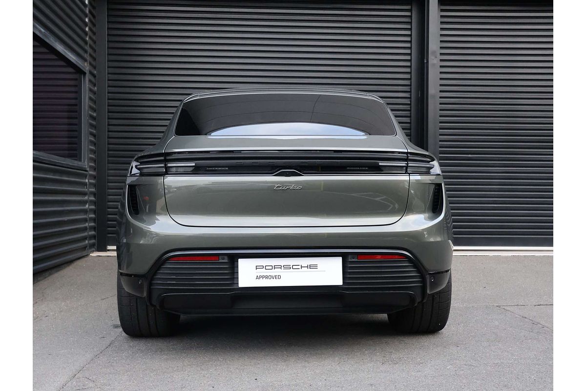 2024 Porsche Macan Turbo XAB