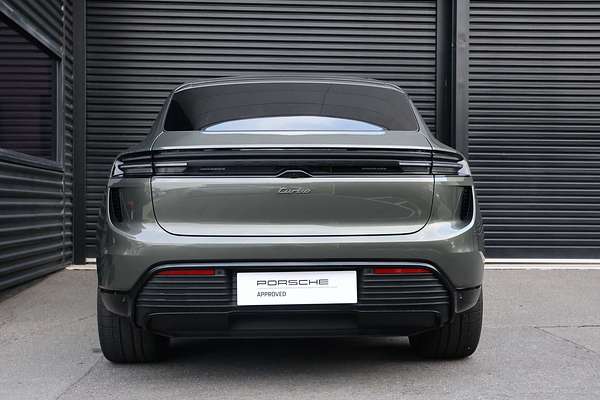 2024 Porsche Macan Turbo XAB