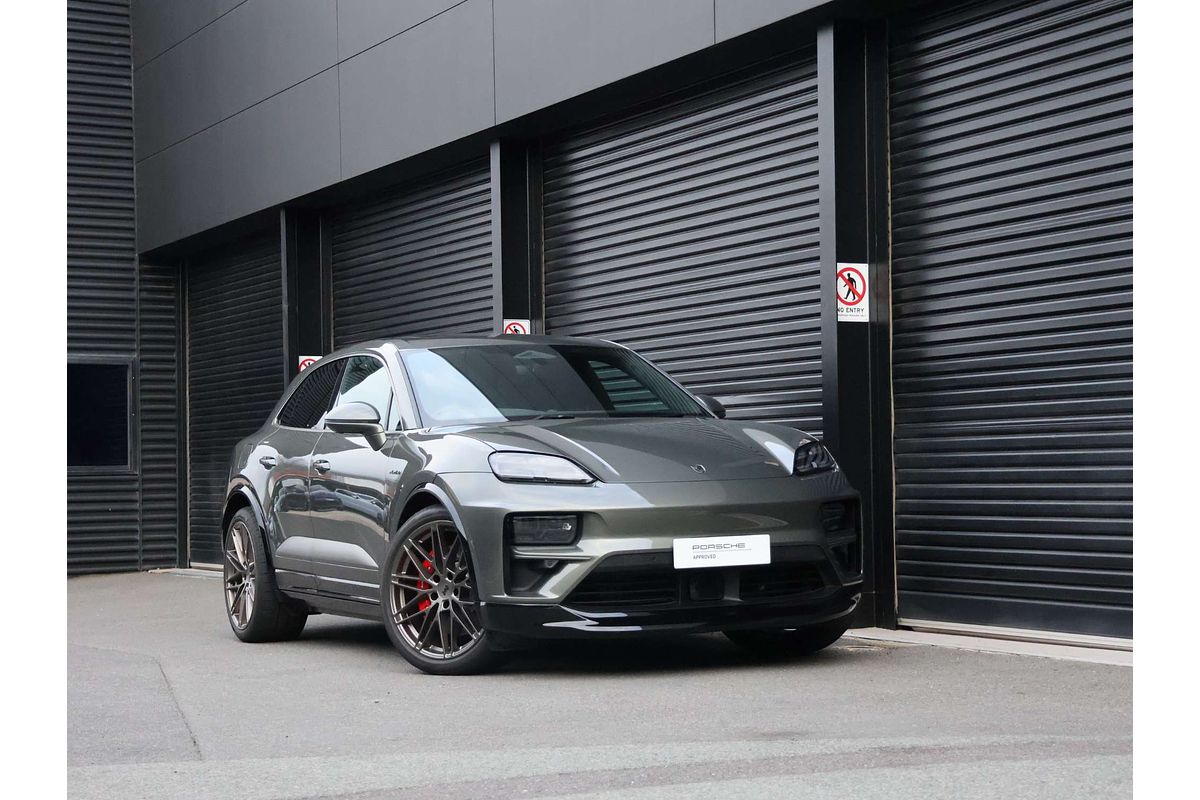 2024 Porsche Macan Turbo XAB
