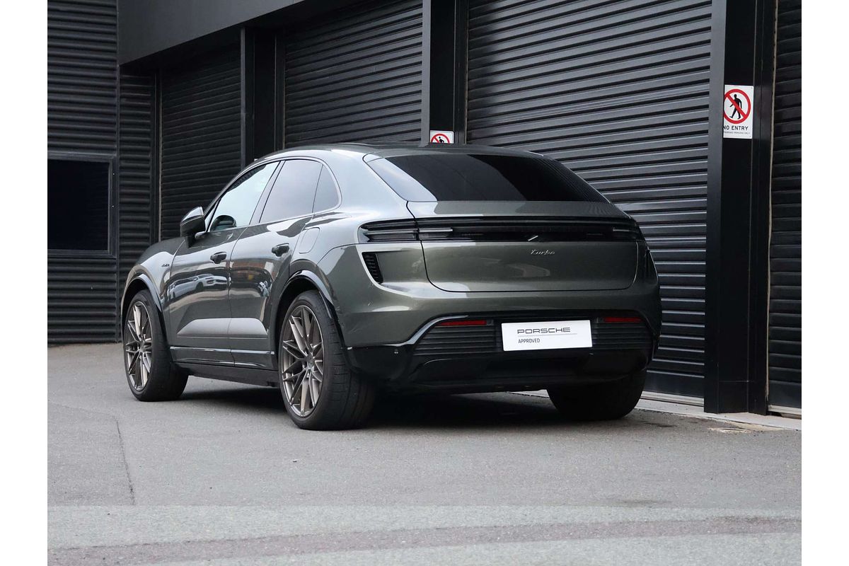 2024 Porsche Macan Turbo XAB