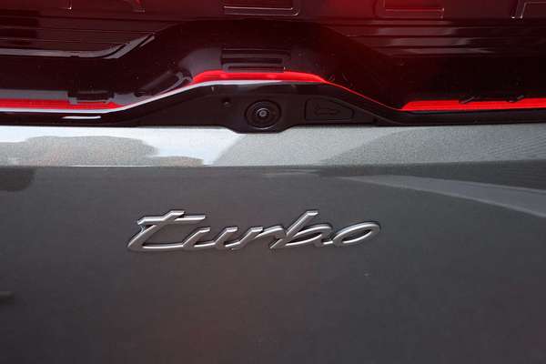 2024 Porsche Macan Turbo XAB