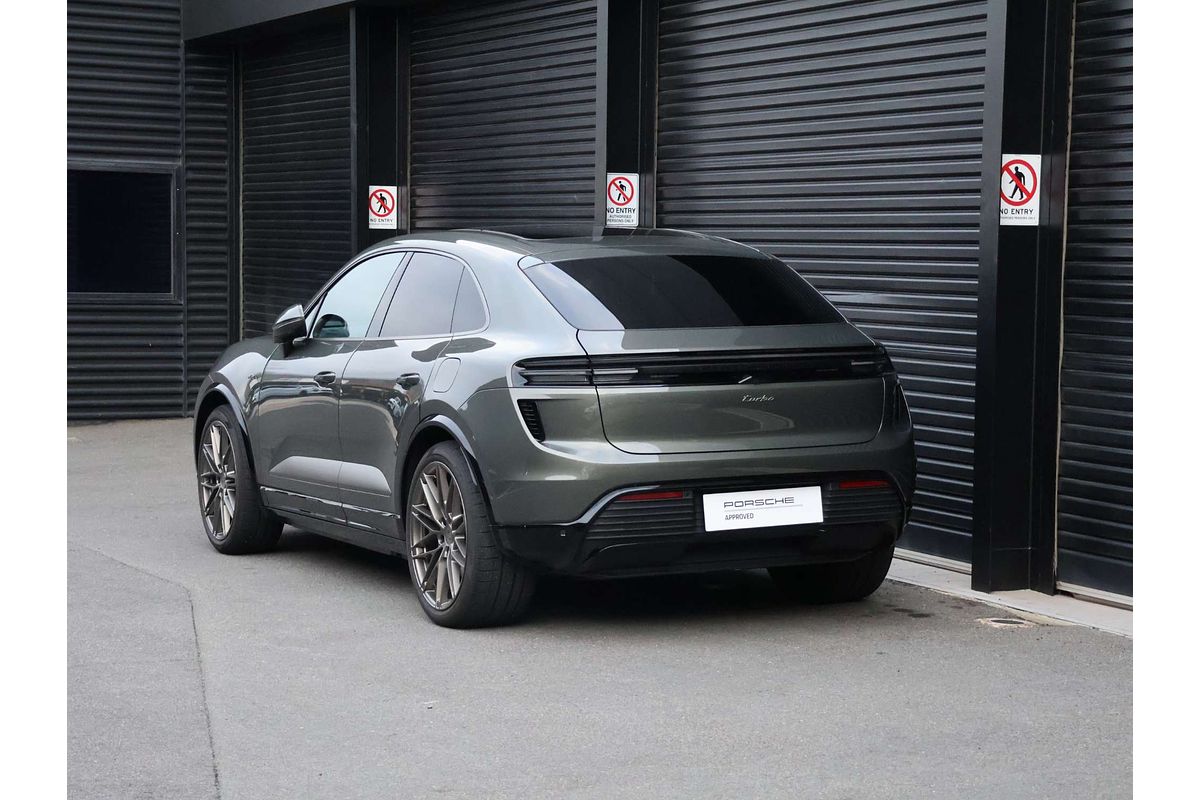 2024 Porsche Macan Turbo XAB