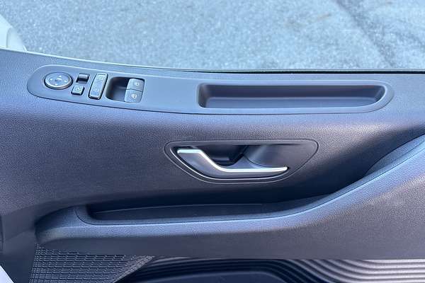 2025 Hyundai STARIA LOAD  US4.V3