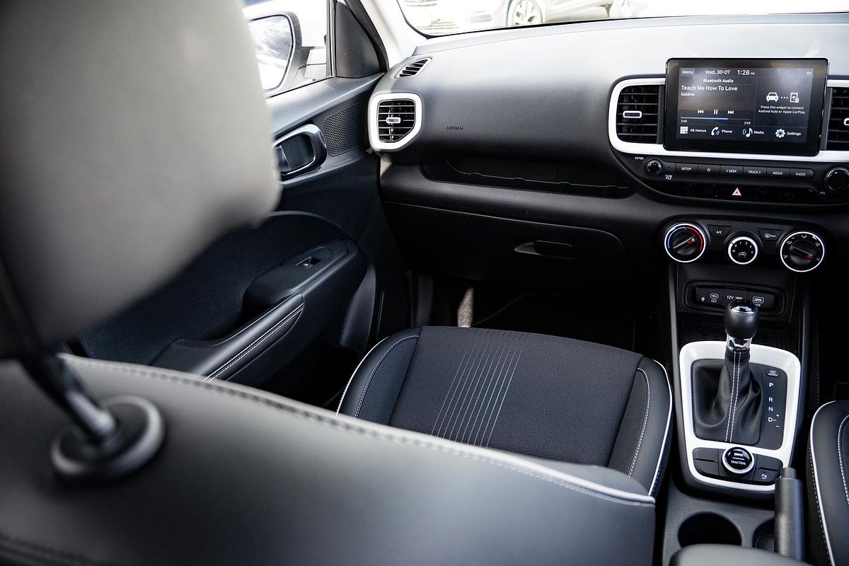 2024 Hyundai Venue Active QX.V5