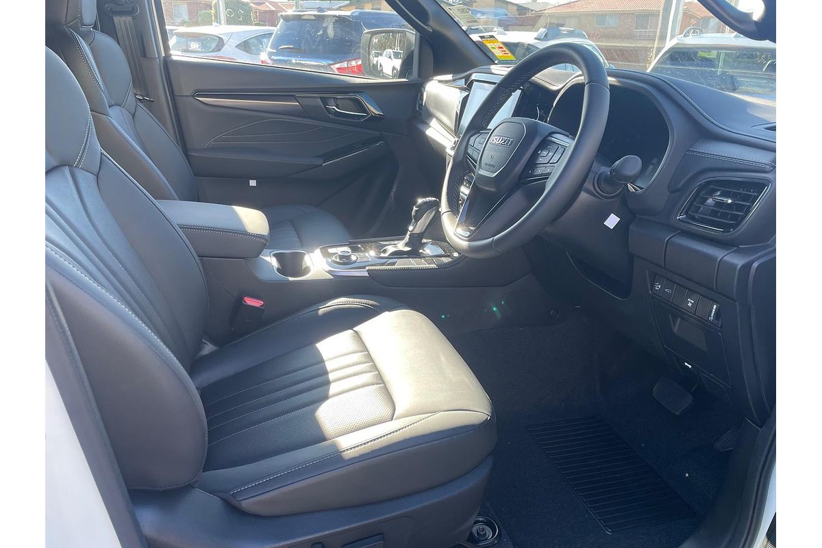 2025 Isuzu MU-X LS-T