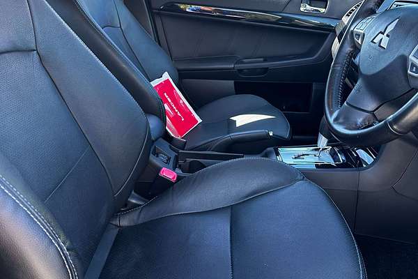 2014 Mitsubishi Lancer LS CJ