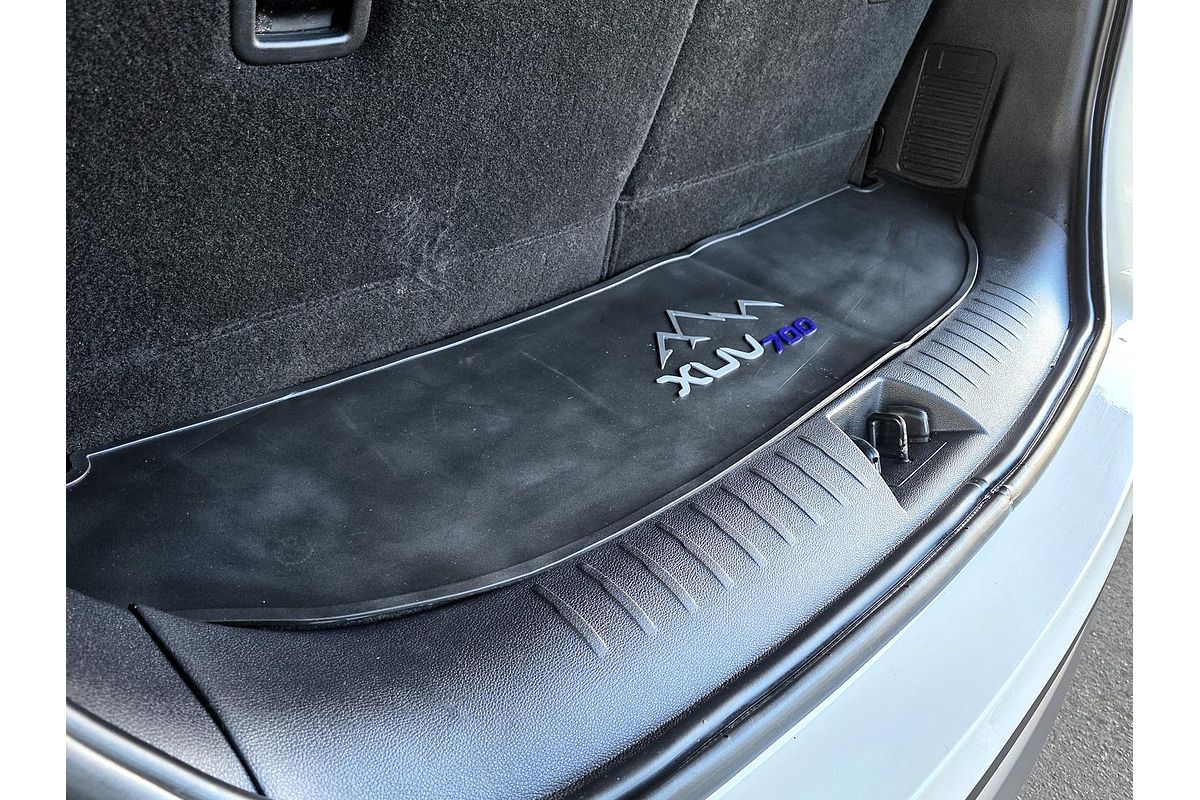 2023 Mahindra XUV700 AX7L