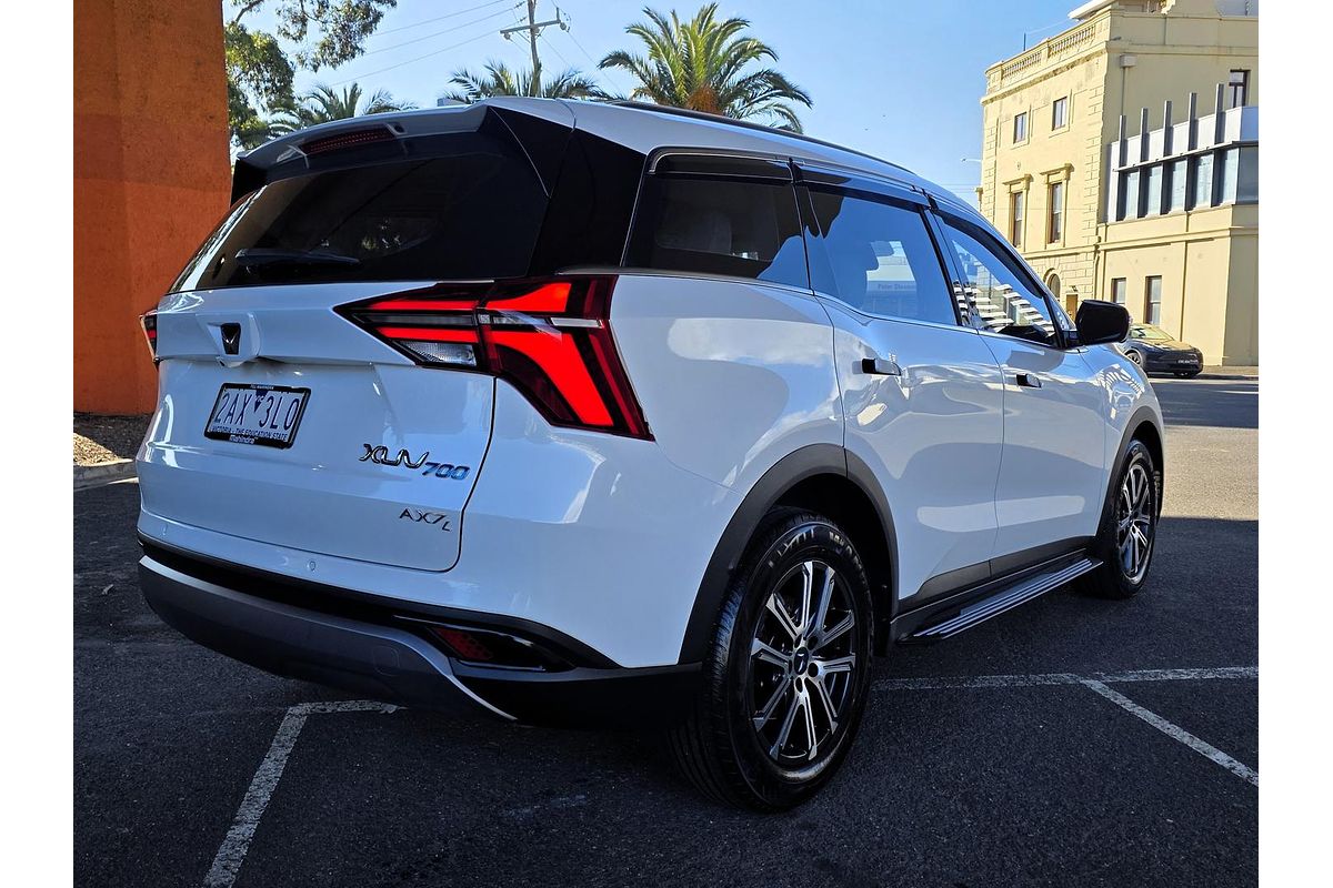 2023 Mahindra XUV700 AX7L